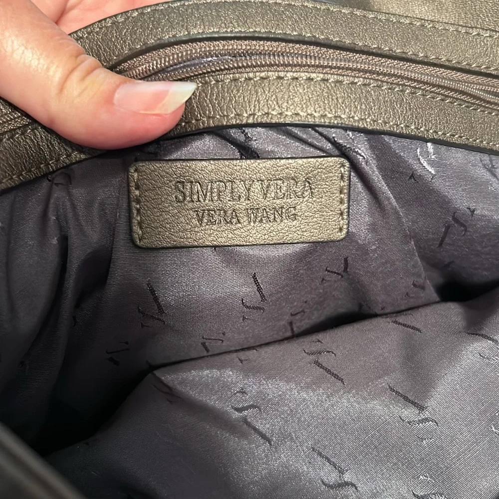 Simplvera Vera Wang purse - Picture 4 of 4
